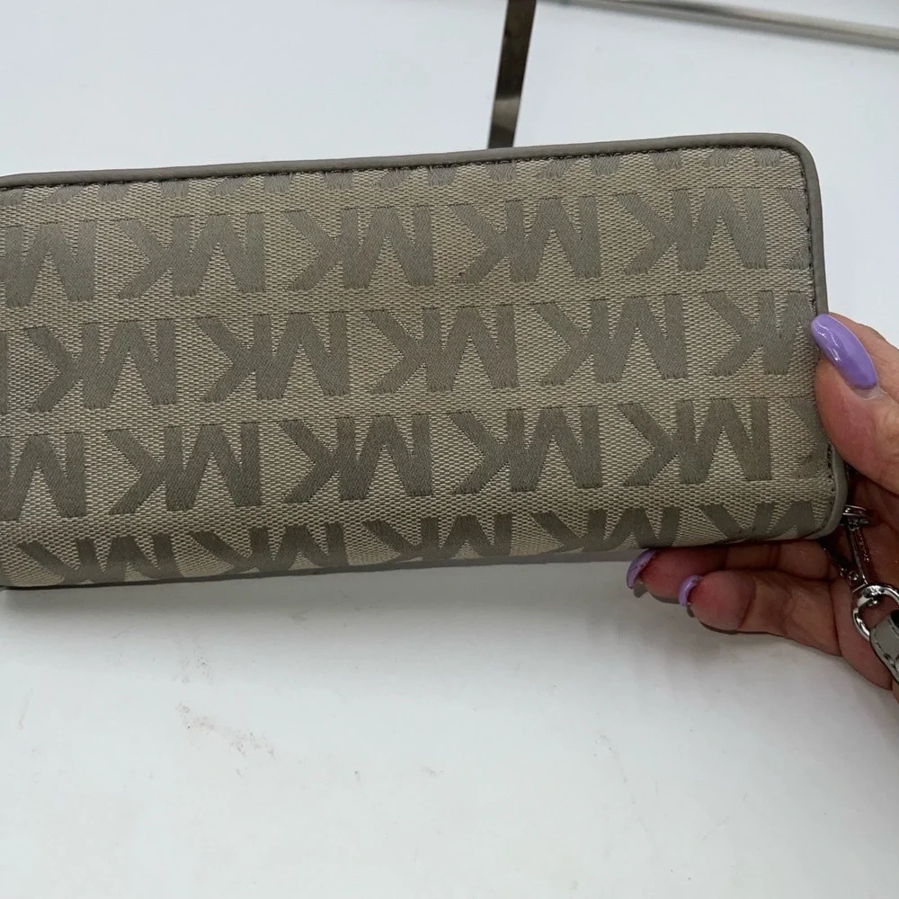 Michael Kors Signature Zip Around Wallet/Wristlet